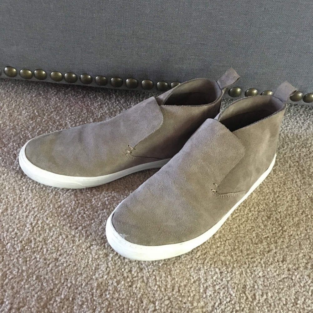 Leather upper slip-on hightop tennis shoes